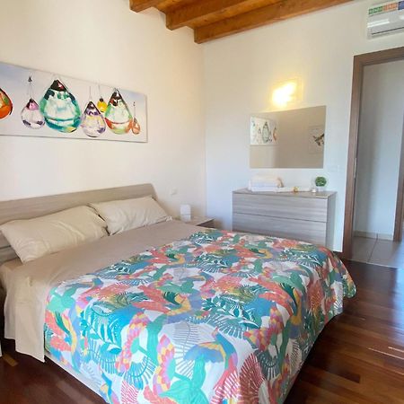 The Flowers - Apartments With Private Garden In Residence With Pool Manerba del Garda Exterior foto