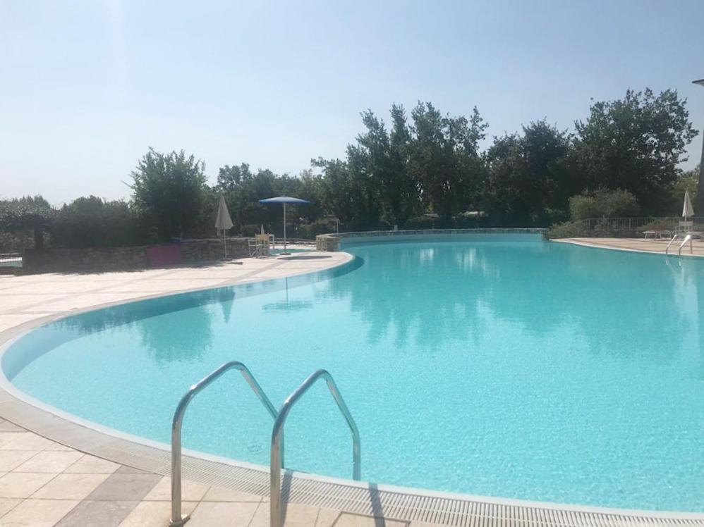 The Flowers - Apartments With Private Garden In Residence With Pool Manerba del Garda Exterior foto